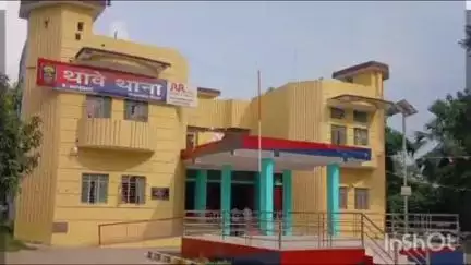 थावे: वृंदावन गांव में मारपीट के मामले में युवक गिरफ्तार, पूछताछ के बाद पुलिस ने कोर्ट में पेश किया