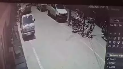 देवली: टोंक जिले के देवली शहर में दिनदहाड़े चोर ने रुपए से भरा बैग लेकर फरार हो गया