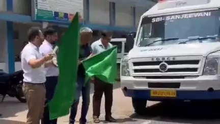 सेन्हा: प्रखंड के 20 गांवों में मुफ्त स्वास्थ्य सेवा के लिए मोबाइल मेडिकल यूनिट शुरू, डीसी ने दिखाई हरी झंडी