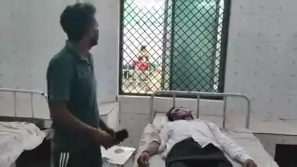 नौगांव: नौगांव क्षेत्र के चौबारा में बाइक से गिरकर एक युवक हुआ घायल, अस्पताल में भर्ती