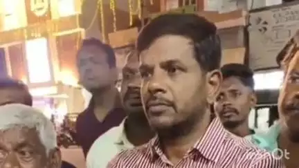 ಕೆ.ಜಿ.ಎಫ್: ಸಾರ್ವಜನಿಕ ಸ್ಥಳದಲ್ಲಿ ನಾಲ್ಕು ಮಧ್ಯಪಾನ ಅಂಗಡಿಗಳನ್ನು ತೆರವುಗೊಳಿಸುವಂತೆ :ನಗರದಲ್ಲಿ ಸಮಾಜ ಸೇವಕ ಮೋಹನ್ ಕೃಷ್ಣ  ಒತ್ತಾಯ