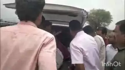 सावनेर: पोलीस स्टेशन सावनेर हद्दीत येणाऱ्या मंगलम बार जवळ दुचाकीचा अपघात
