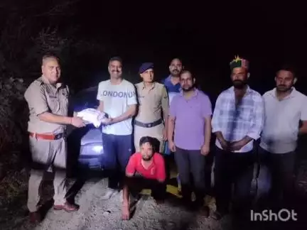 पधर: पुलिस ने पधर में गाड़ी से पकड़ी 1 किलो 502 ग्राम चरस, एक आरोपी गिरफ्तार व दूसरा फरार