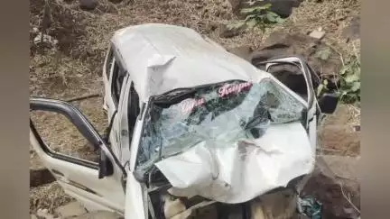 अक्कलकुवा: अक्कलकुवा तालुक्यातील देवगोई घाटात चार चाकी वाहनाचा भीषण अपघात; अक्कलकुवा पोलीस ठाण्यात अपघाताची नोंद