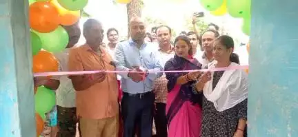 मारगोमुंडा: पंदनिया पंचायत के मोहलीटांड़ टोला में विशेष आदम जनजाति समुदाय हेतु आंगनबाड़ी केंद्र का BDO ने किया शुभारंभ।
