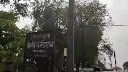 अक्कलकुवा: अक्कलकुवा बाजार परिसर येथून पाटीलपाडा येथील अल्पवयीन मुलीस फुस लावून संशयित इसमाने पळविले
