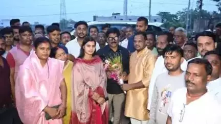 गोमिया: गोमिया प्रखंड कार्यालय में मंत्री ने सुनी ग्रामीणों की समस्या, समाधान का दिया भरोसा