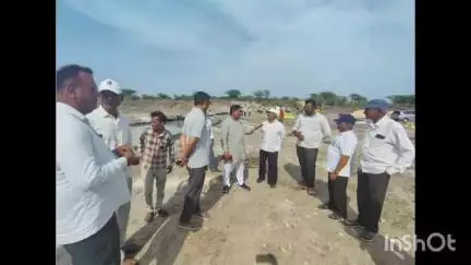 લાઠી: ધામેલ ગામેં ચાલી રહેલ નાની સિંચાઈ યોજના ના નવીનીકરણ કાર્યનું નિરીક્ષણ કરતા ધારાસભ્ય જનકભાઈ તળાવિયા.