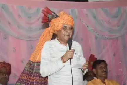 शुजालपुर: ग्राम किसोनी में मंत्री इंदर सिंह परमार ने महाराणा प्रताप धर्मशाला में बनाए गए टीन शेड का किया लोकार्पण
