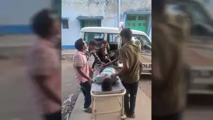 বলরামপুর: ঘাটবেড়া কেরোয়ায় বিষ খেয়ে আত্মহত্যার চেষ্টা যুবকের, পুরুলিয়া মেডিক্যাল কলেজ ও হাসপাতালে চিকিৎসাধীন
