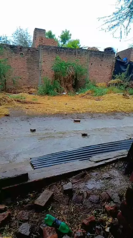 उत्तर प्रदेश इटावा के शिवपुरी टिमरुआ बहुत भयानक बारिश के साथ तूफान