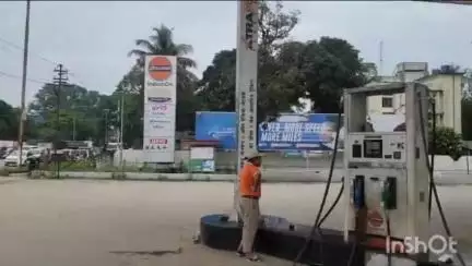 টেঙাখাত: কটকটীয় নিৰাপত্তা বেষ্টনীৰ মাজত আজিৰে পৰা ৰাইজৰ বাবে মুকলি কৰি দিয়া হ'ল বিৰ্তকিত বি এন সিং তেল ডিপোটো