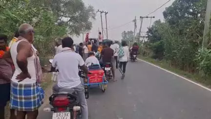 दरौली: पिहुली गांव में गोली मारकर हत्या किए गए व्यक्ति का शव पहुंचते ही मचा कोहराम, पुलिस कर रही है कैंप