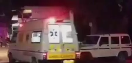 कनीना: कनीना में तेज रफ्तार ट्रक ने रेहड़ी को मारी टक्कर, रेहड़ी चालक टायर के नीचे आने से गंभीर घायल