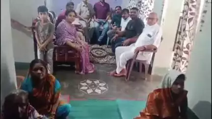 बसना: ग्राम बंसुला में लोकसभा सांसद रूप कुमारी चौधरी और कार्यकर्ताओं ने सुना मन की बात कार्यक्रम
