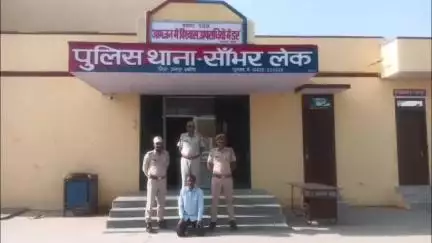 बस्सी: सांभर लेक थाना पुलिस ने अवैध पत्थर खनन और परिवहन के मामले में एक ट्रैक्टर ट्राली को ज़ब्त कर एक आरोपी को किया गिरफ्तार