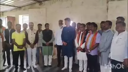 दरभा: भाजपा प्रदेश अध्यक्ष एवं विधायक किरण देव ने झीरम घाटी पहुंचकर झीरम हमले के शहीदों को दी श्रद्धांजलि