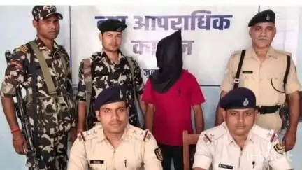 शेरघाटी: डुमरिया थाने की पुलिस और एसटीएफ ने चार साल से फरार एक कुख्यात नक्सली को किया गिरफ्तार