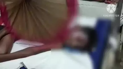 তুফানগঞ্জ ১: দেওচড়াই বাজারে চাওমিন খেতে এসে পাসের দোকানের গরম তেল গায়ে পড়ে দগ্ধ দুই নাবালক