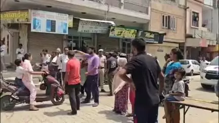 सिरसा: #जनसमस्या रानिया गेट पास मोहल्ला वासियों ने पानी समस्या से परेशान होकर किया रोड जाम,प्रशासन से व्यवस्था सुधारने की मांग