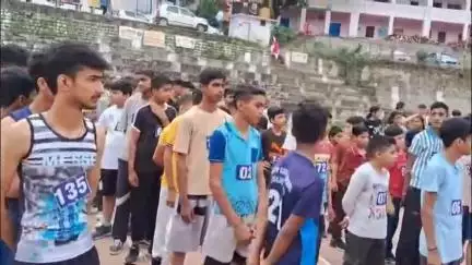 धर्मपुर: धर्मपुर के सज्योपिपलु में 'नशा भगाओ-युवा बचाओ-भविष्य बचाओ' अभियान के तहत आयोजित की गई सड़क दौड़