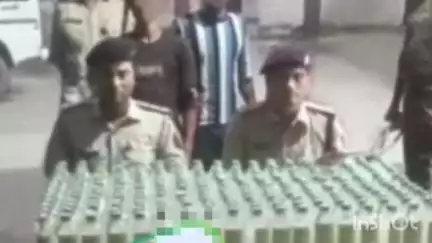 बनकटवा: पुलिस ने 675 बोतल नेपाली शराब के साथ दो तस्करों को किया गिरफ्तार