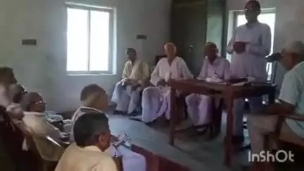 हसपुरा: हसपुरा शहर के पटेल पुस्तकालय में बिहार पेंशनर समाज के सदस्यों की हुई बैठक, पेंशनरों ने समस्याओं पर की चर्चा