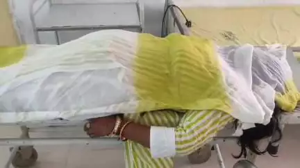 कुडू: कुड़ू-चंदवा मार्ग पर लाधुप मैदान के पास कार और 407 वाहन की टक्कर में एक महिला की मौत, पांच लोग घायल