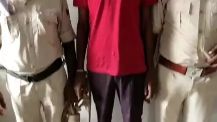 ताजपुर: हरपुर भिंडी के पास मोटरसाइकिल लूट का सफल खुलासा, तीन मोटरसाइकिल, एक मोबाइल के साथ एक युवक गिरफ्तार