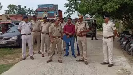 रीगा: रीगा थाना का एसपी ने किया औचक निरीक्षण, अभिलेखों की जांच की और सफाई के निर्देश दिए
