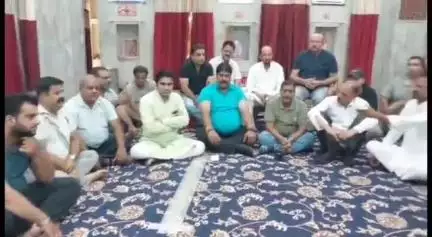 ਬਟਾਲਾ: ਬਟਾਲਾ ਦੇ ਮੁਹੱਲਾ ਦਾਰਾ ਸਲਾਮ ਦੇ ਵਾਸੀਆਂ ਨੇ ਮੁਹੱਲੇ ਵਿੱਚ ਵਿੱਕ ਰਹੇ ਨਸ਼ੇ ਤੋਂ ਪਰੇਸ਼ਾਨ ਹੋ ਕੇ ਕੀਤੀ ਮੀਟਿੰਗ#jansamasya