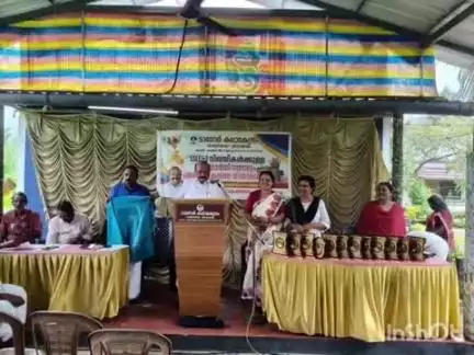 കുട്ടനാട്: തകഴി പടഹാരത്ത് ടാഗോർ കലാകേന്ദ്രം നടത്തിയ അവാർഡ് ദാനം തോമസ് കെ. തോമസ് MLA ഉദ്ഘാടനം ചെയ്തു