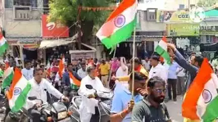 आसीन्द: सवाई भोज मंदिर से 108 मीटर लंबे तिरंगे के साथ निकाली गई तिरंगा व सिंदूर यात्रा