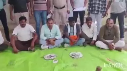 थानखम्हरिया: खम्हरिया थाना की पुलिस ने साजन गांव में जुआ एक्ट के तहत की कार्रवाई, 6 जुआरियों से ₹162500 किए जब्त