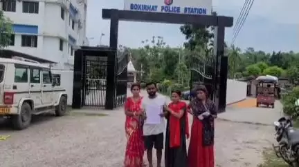 তুফানগঞ্জ ২: স্ত্রীর পরকীয়ায় বাধা স্বামী,শেষে পুড়িয়ে মারার চেষ্টার অভিযোগ,হাত মুখ বাধা অচৈতন্য অবস্থায় শালডাঙ্গা এলাকায় উদ্ধার