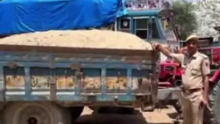 देवली: देवली पुलिस ने अवैध बजरी से भरी एक ट्रैक्टर-ट्रॉली को किया ज़ब्त, चालक हुआ फरार