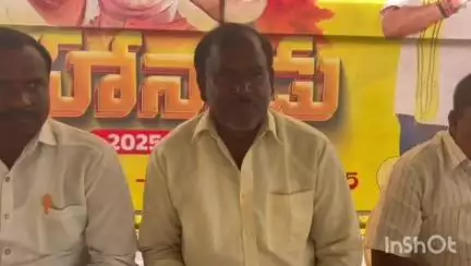 దళిత మహిళపై చేయి వేసి నెట్టడాన్ని  తీవ్రంగా ఖండిస్తున్నాం: పట్టణంలో తెలుగుదేశం పార్టీ దళిత నాయకులు