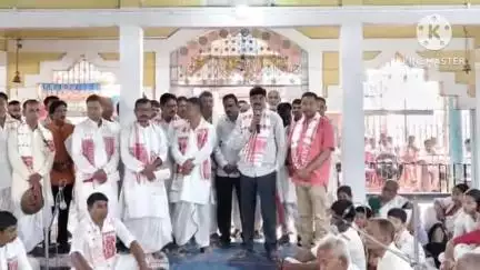 কমলপুৰ: কমলপুৰৰ ঐতিহাসিক শ্ৰীশ্ৰী অনন্ত সত্ৰত ৩০০ বছৰীয়া পালনাম মহোৎসৱৰ সামৰণি অনুষ্ঠানত উপস্থিত বিধায়ক