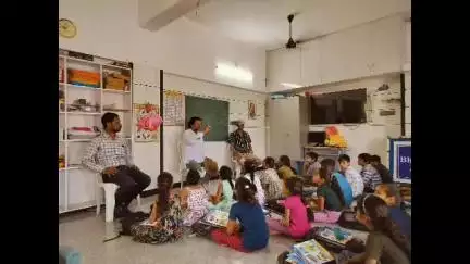 બાવળા: ધોળકા ખાતે જવાહર નવોદય ક્લાસીસના બાળકોને પર્યાવરણ અંગે માહિતી આપવામાં આવી