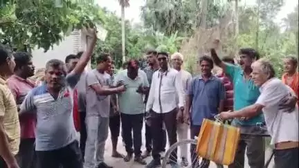 হলদিয়া: হলদিয়া ব্লকের বিবেকানন্দ সমবায় কৃষি উন্নয়ন সমিতি লিমিটেডের নির্বাচনে ২৬-২০ ব্যবধানে জয়লাভ করল বিজেপি