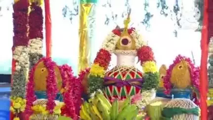 கடவூர்: சுக்காம்பட்டியில் 21 அடி உயரம் கொண்ட 18ம் படி கருப்பசாமி ஆலய கும்பாபிஷேக விழா