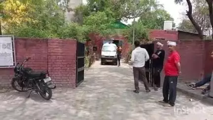 राई: सोनीपत में पति को बचाने में पत्नी की मौत, अज्ञात वाहन ने मारी टक्कर