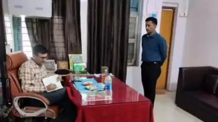 रामपुर बघेलान: DIG ने रामपुर बघेलान थाने का किया औचक निरीक्षण, व्यवस्थाओं पर जताई संतुष्टि