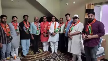 बड़नगर: बड़नगर में विधायक जितेंद्र पंड्या ने कार्यकर्ताओं के साथ 'मन की बात' कार्यक्रम सुना