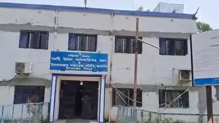 ইলামবাজার: প্লাস্টিক জাতীয় দ্রব্যের ব্যবহার রোধ করতে ইলামবাজার পঞ্চায়েত সমিতির পক্ষ থেকে ব্যবসায়ীদের নিয়ে আয়োজিত সভা
