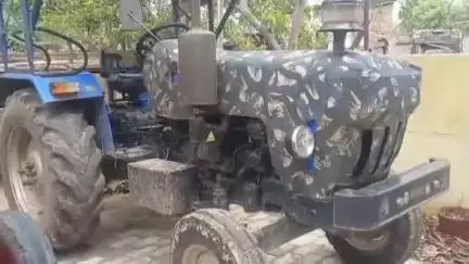 तरहसी: मटलौंगा अमानत नदी घाट से अवैध बालू से लदा ट्रैक्टर ज़ब्त, खनन पदाधिकारी को कार्रवाई को लेकर जानकारी दी गई