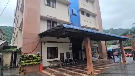 ദേവികുളം: മൂന്നാർ ടൗണിൽ തെരുവുനായ ആക്രമണം, വിനോദസഞ്ചാരികൾ ഉൾപ്പെടെ ഇരുപതോളം പേർക്ക് പരിക്ക്