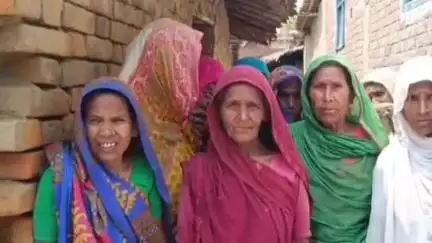 रीगा: सिराही गांव में नाली और सड़क नहीं होने से गांव वाले परेशान #jansamasya
