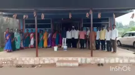 पेठ: नाचलोंढी येथे पुण्यश्लोक अहिल्यादेवी त्रिशताब्दी जयंती निमित श्रीक्षेत्र हनुमान व महादेव मंदीर परिसराची स्वच्छता