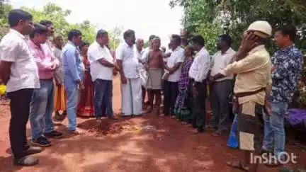 ಬೈಂದೂರು: ಹಟ್ಟಿಯಂಗಡಿ ಗ್ರಾಮ ಪಂಚಾಯತ್ನ ಕೆಂಚನೂರಿನಲ್ಲಿ ರಸ್ತೆ ಅಭಿವೃದ್ಧಿ ಕಾಮಗಾರಿಯ ಗುದ್ದಲಿ ಪೂಜೆ, ಶಾಸಕ ಗುರುರಾಜ್ ಘಂಟಿಹೊಳೆ ಬಾಗಿ